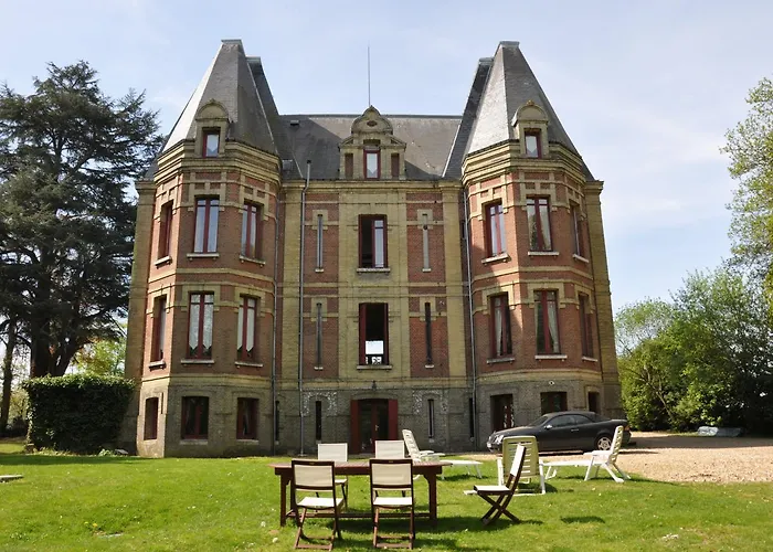 Chateau De La Croix Bizet