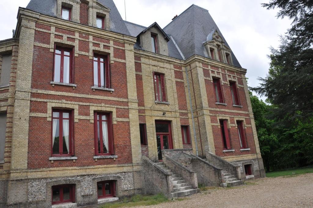 Chateau De La Croix Bizet