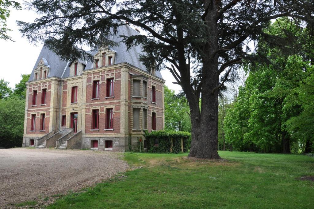 Chateau De La Croix Bizet 3*
